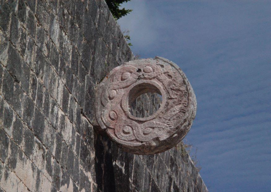 Photo chichen itza- goal on sport field