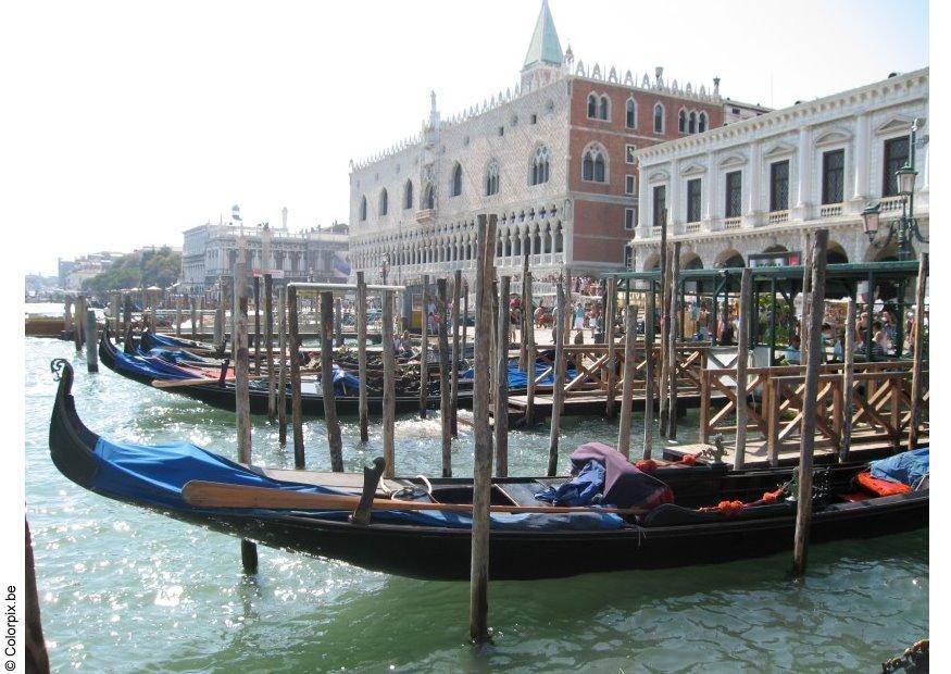 Photo gondalas on san marco