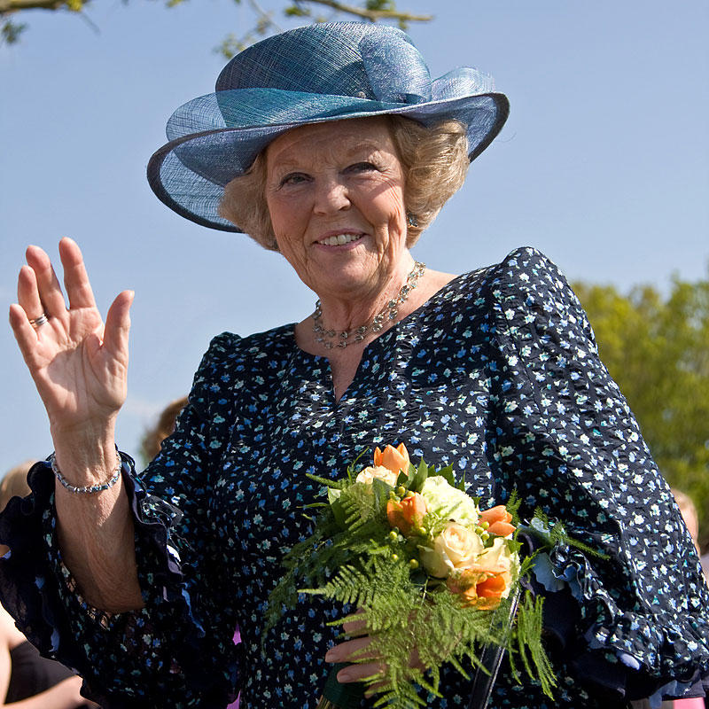 Photo queen beatrix