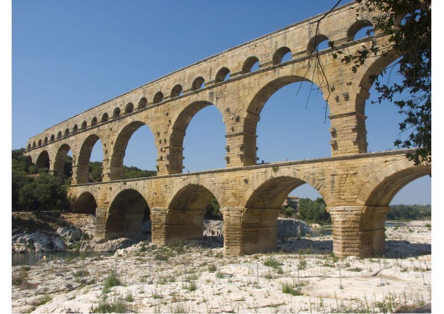 Photo roman aquaduct nimes, france