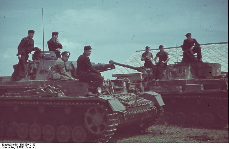 Photo russia - soldiers with tanks iv