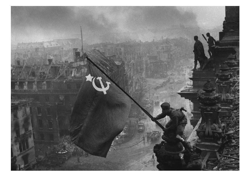 Photo russian flag on the reichstag, berlin