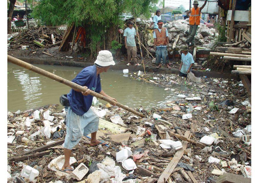 Photo slums in jakarta