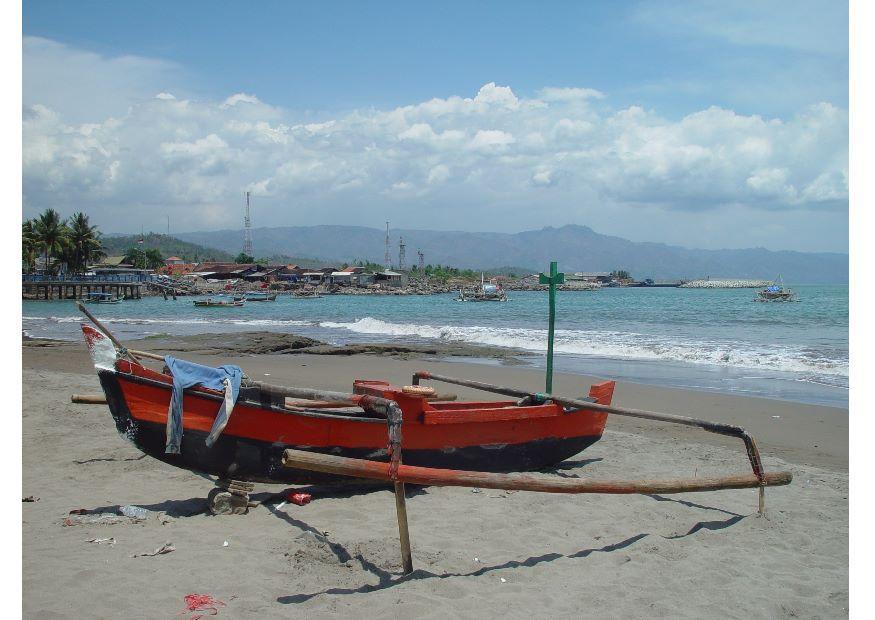 Photo small fishing boat, indonesia