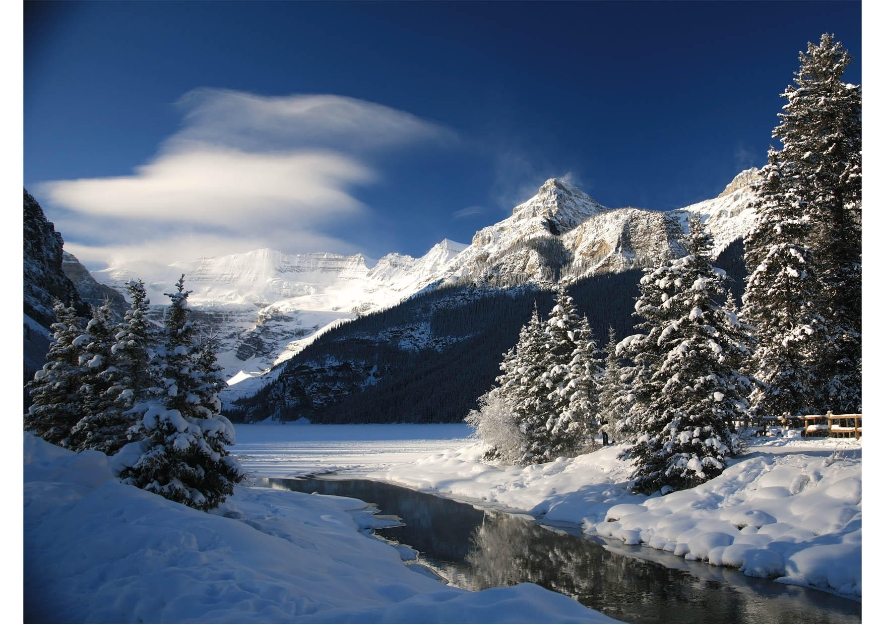 Photo snow landscape in the mountains