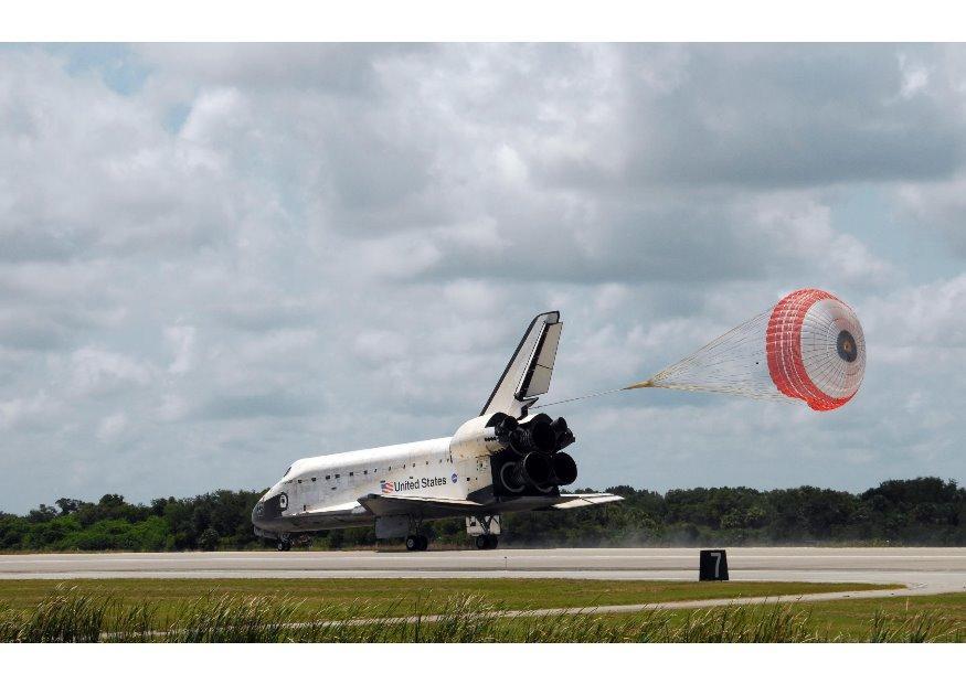 Photo space shuttle landing