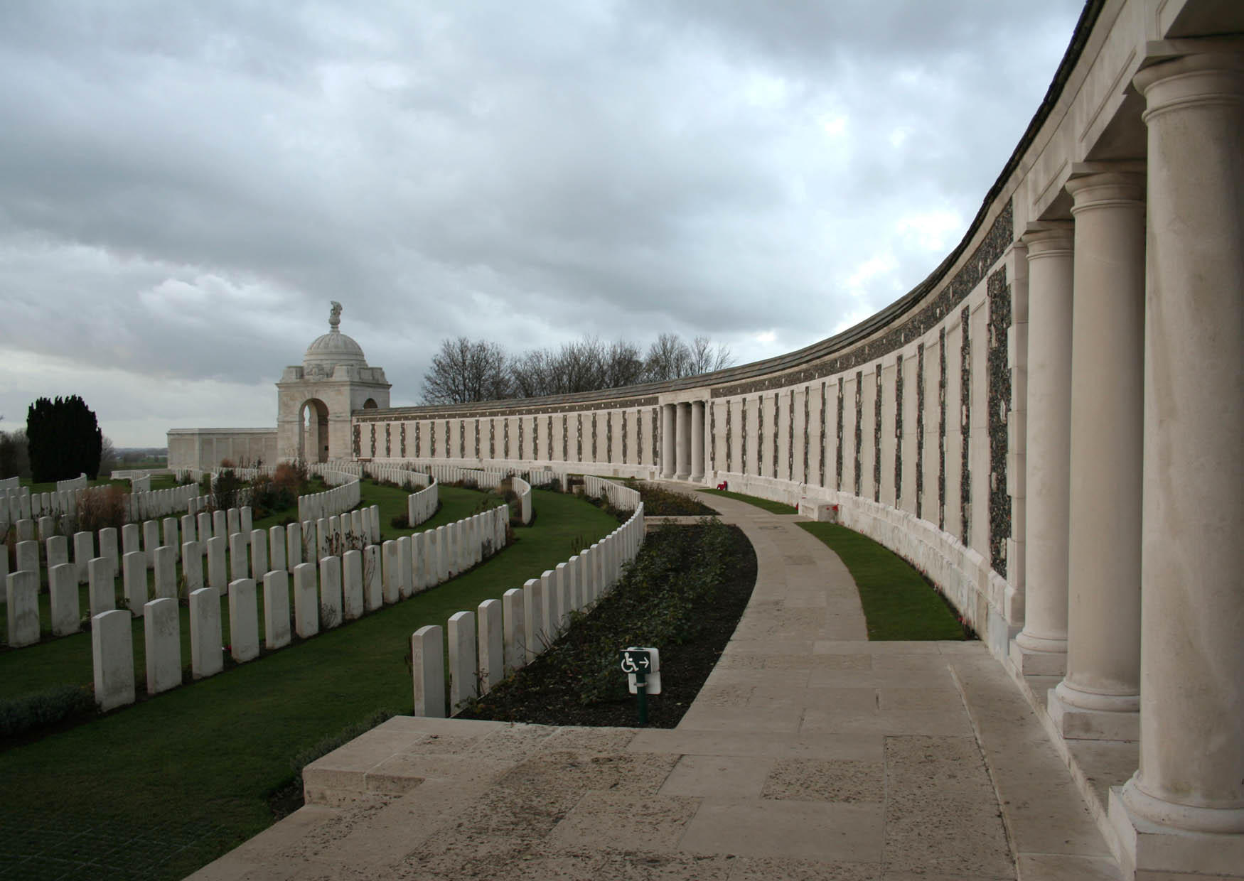 Photo tyne cot cemetary