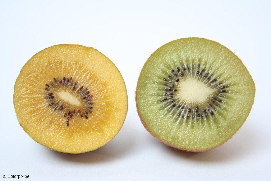 Photo yellow and green kiwi